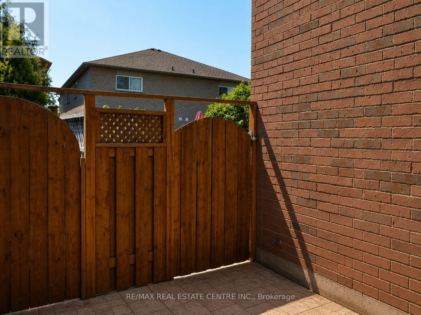 92 Blackthorn Drive, Vaughan, Ontario  L6A 3N5 - Photo 25 - N13643222