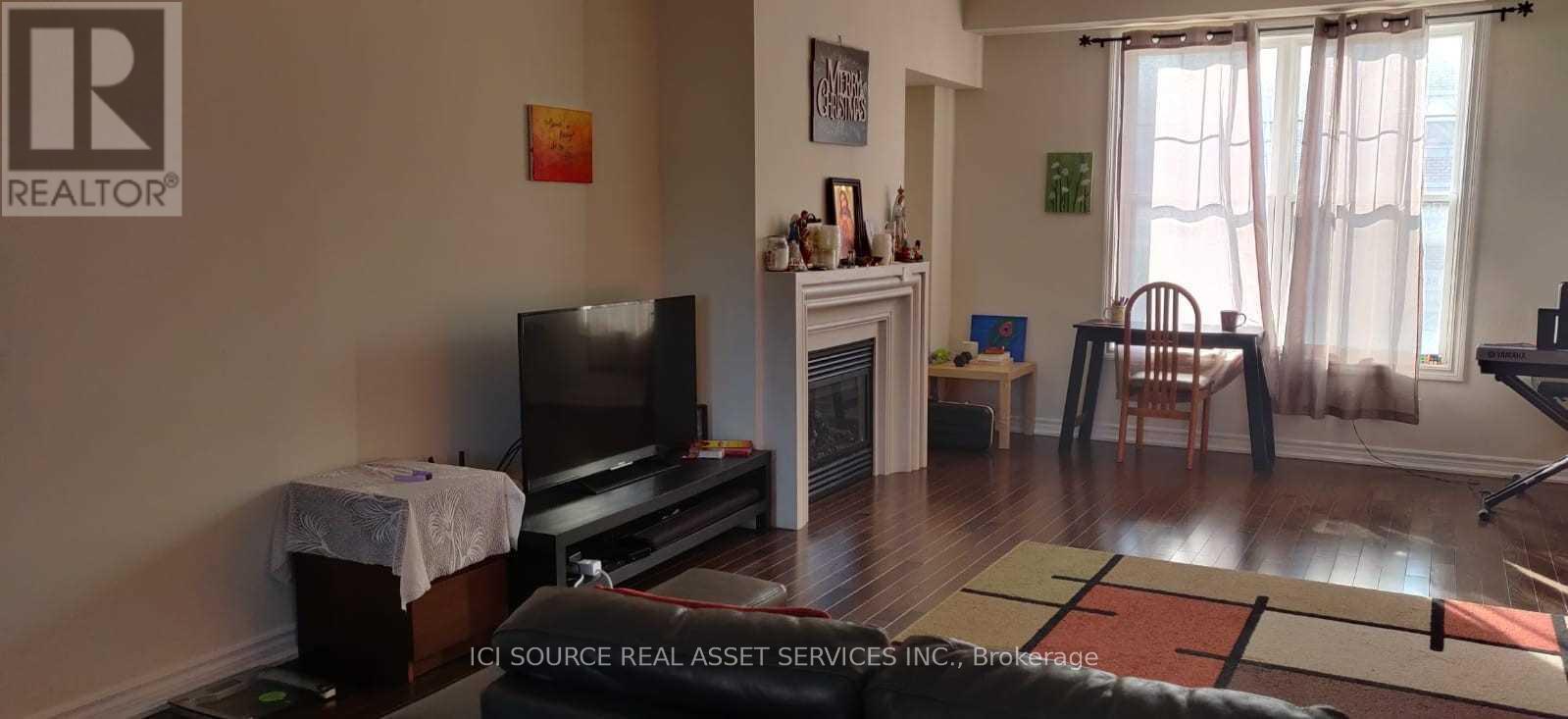 Unit 2 - 76 Cathedral High Street, Markham, Ontario  L6C 0P3 - Photo 5 - N13643246