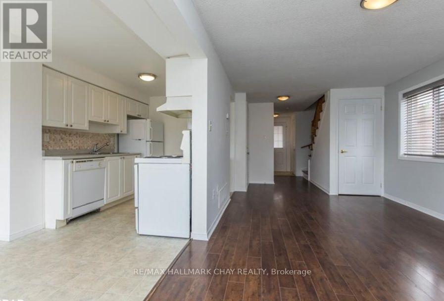 361 Dunsmore Lane, Barrie (Georgian Drive), Ontario  L4M 7B1 - Photo 6 - S13643138