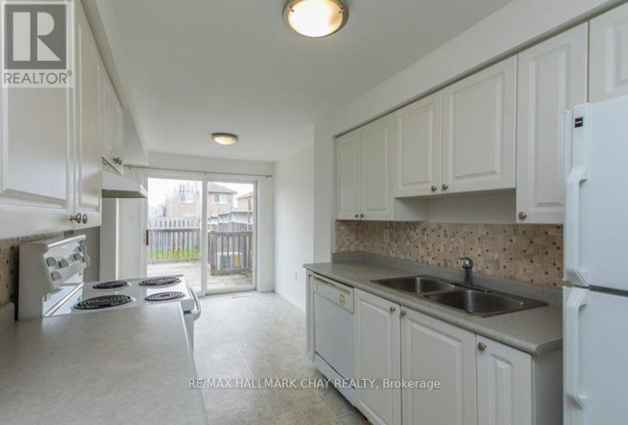 361 Dunsmore Lane, Barrie (Georgian Drive), Ontario  L4M 7B1 - Photo 7 - S13643138