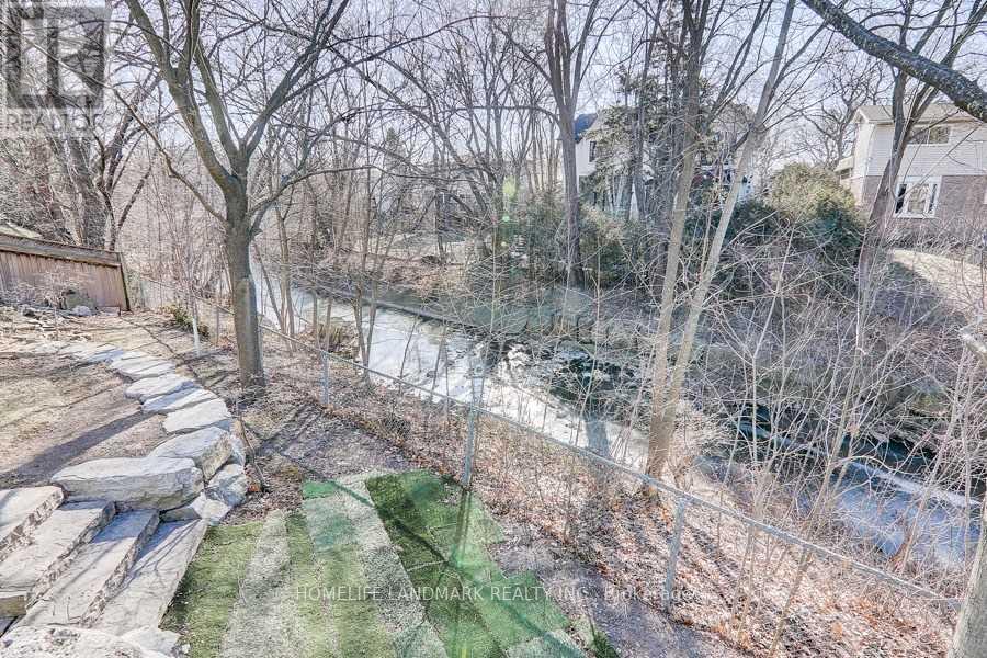 210 Valleyview Court, Oakville, Ontario  L6L 5H8 - Photo 14 - W13643166