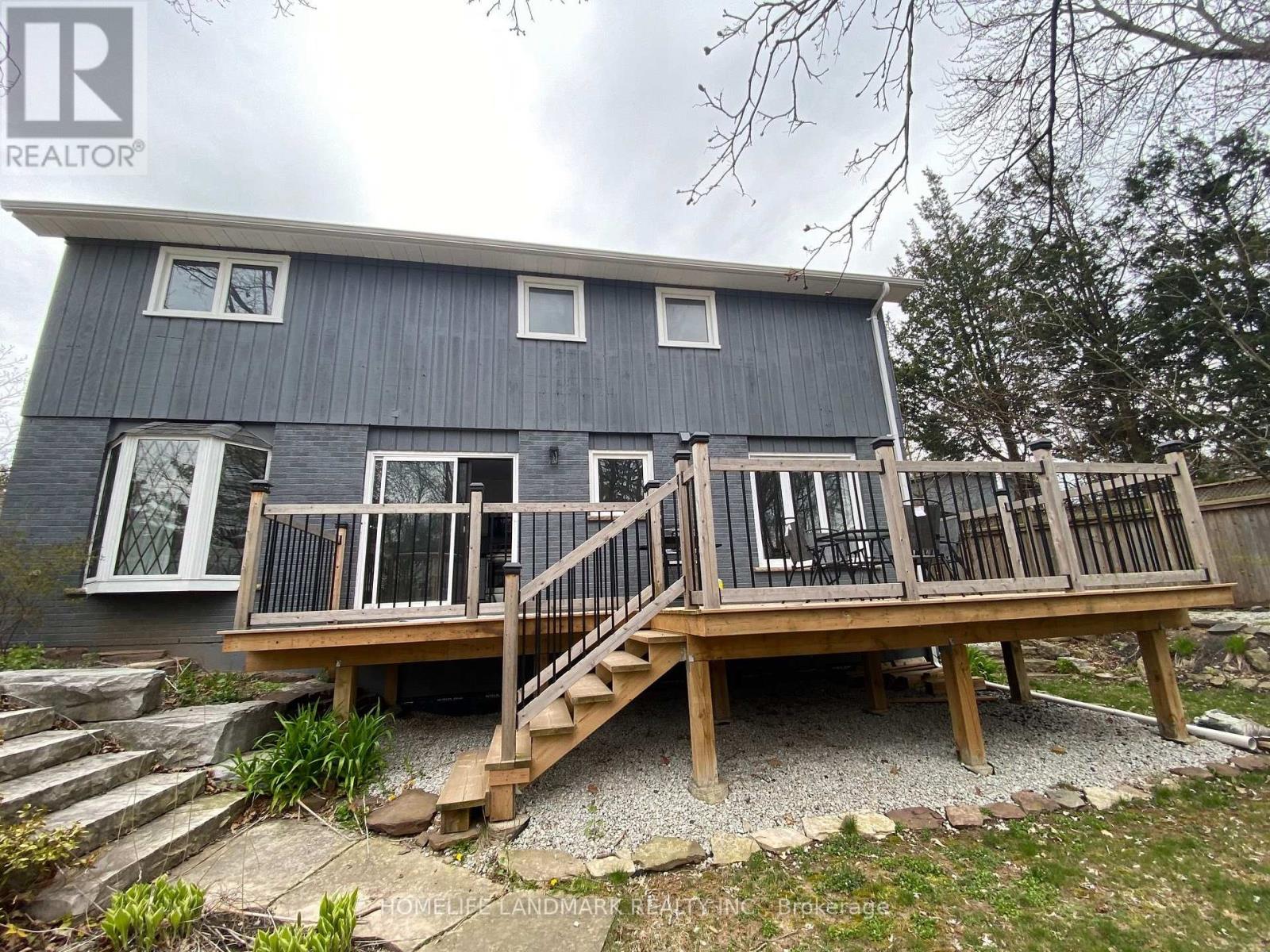 210 Valleyview Court, Oakville, Ontario  L6L 5H8 - Photo 5 - W13643166