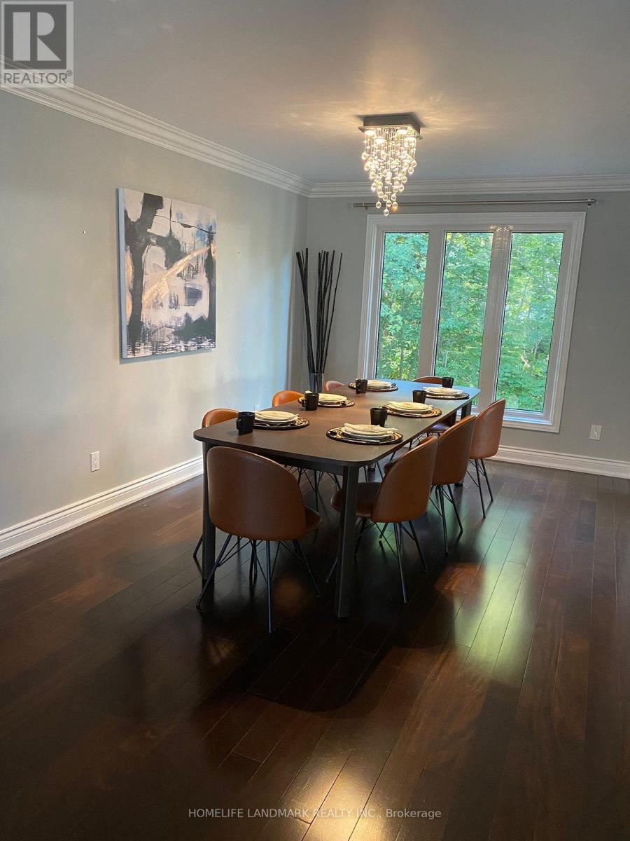 210 Valleyview Court, Oakville, Ontario  L6L 5H8 - Photo 7 - W13643166