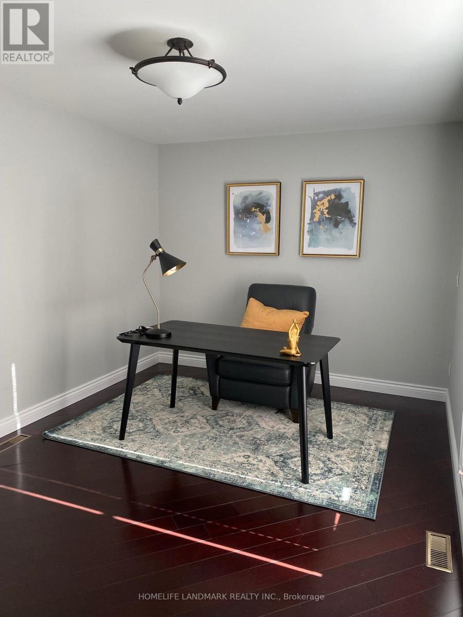 210 Valleyview Court, Oakville, Ontario  L6L 5H8 - Photo 8 - W13643166