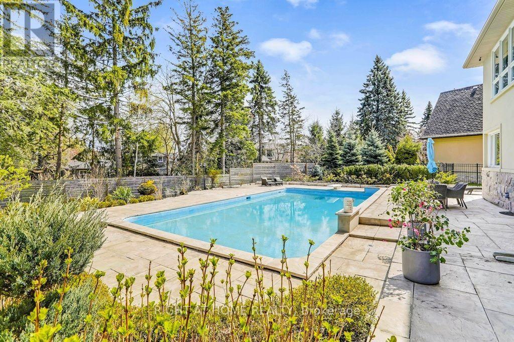 471 Country Club Crescent, Mississauga, Ontario  L5J 2P9 - Photo 4 - W13643244