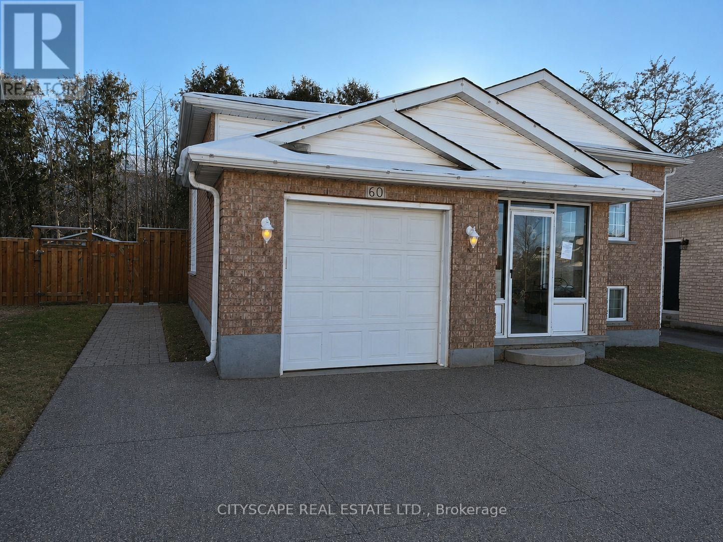 60 CASTLEWOOD PLACE, Cambridge, Ontario