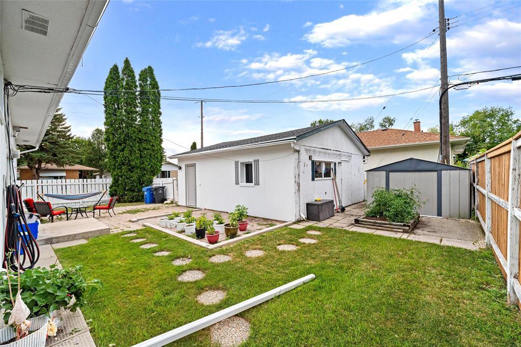 2 Byron Bay, Winnipeg, Manitoba  R3K 0R7 - Photo 36 - 202619546