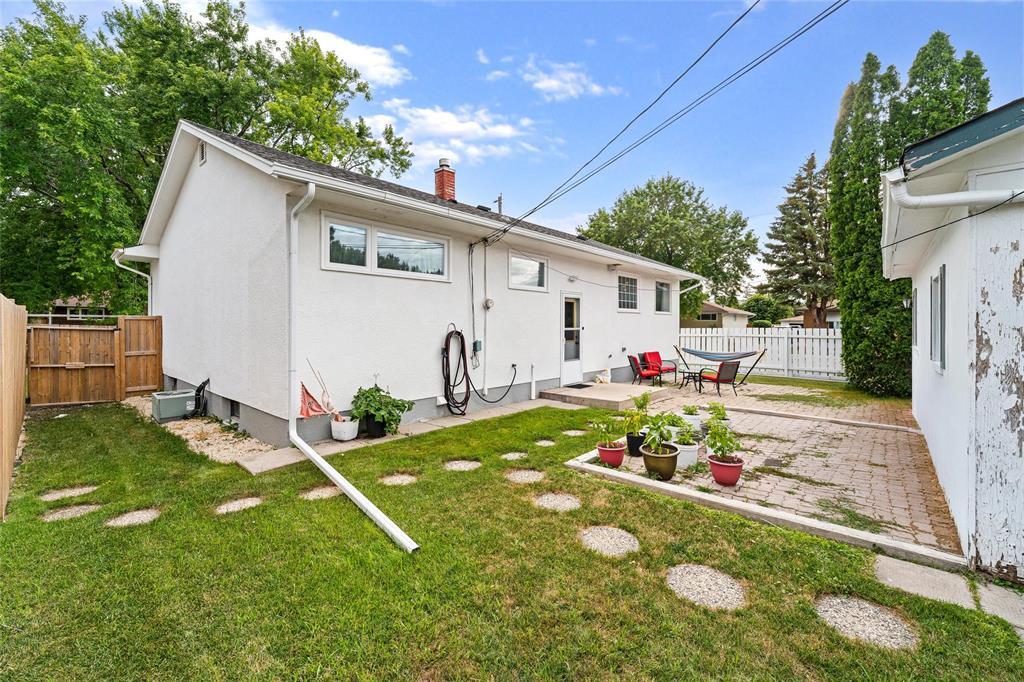 2 Byron Bay, Winnipeg, Manitoba  R3K 0R7 - Photo 37 - 202619546