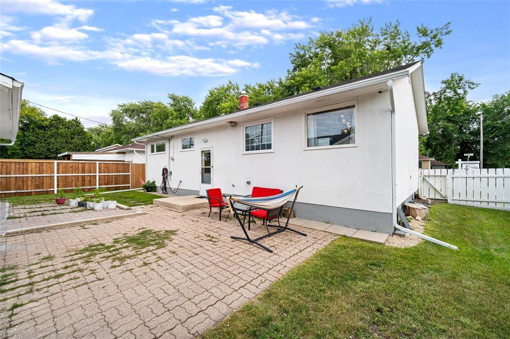 2 Byron Bay, Winnipeg, Manitoba  R3K 0R7 - Photo 38 - 202619546