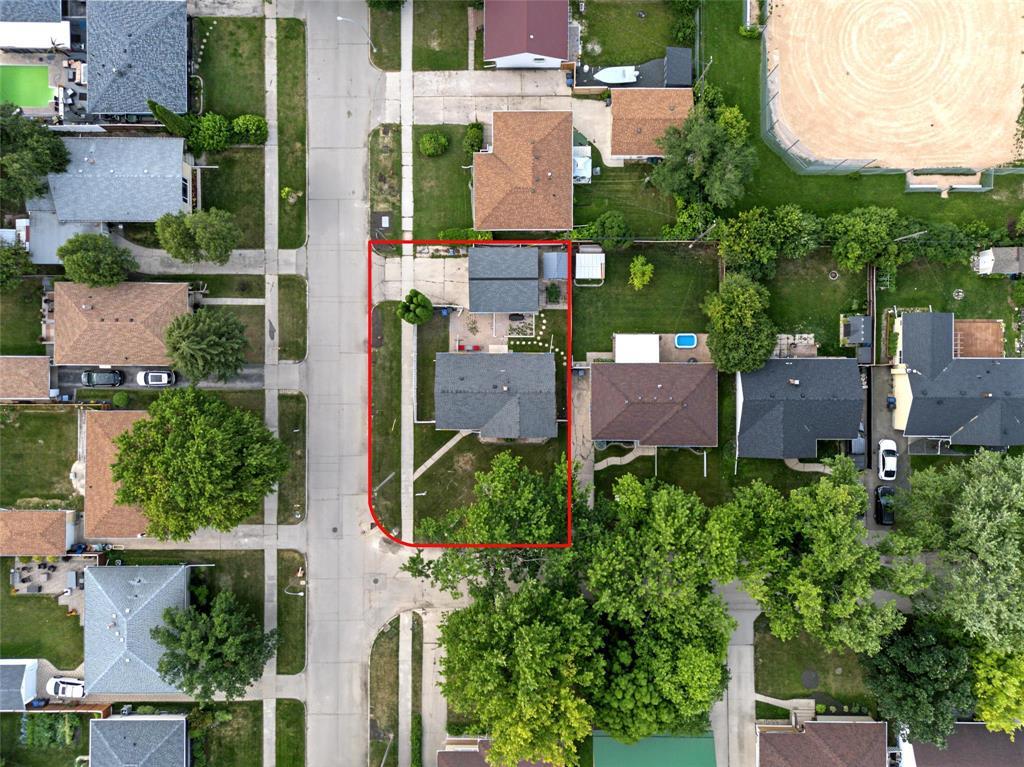 2 Byron Bay, Winnipeg, Manitoba  R3K 0R7 - Photo 43 - 202619546