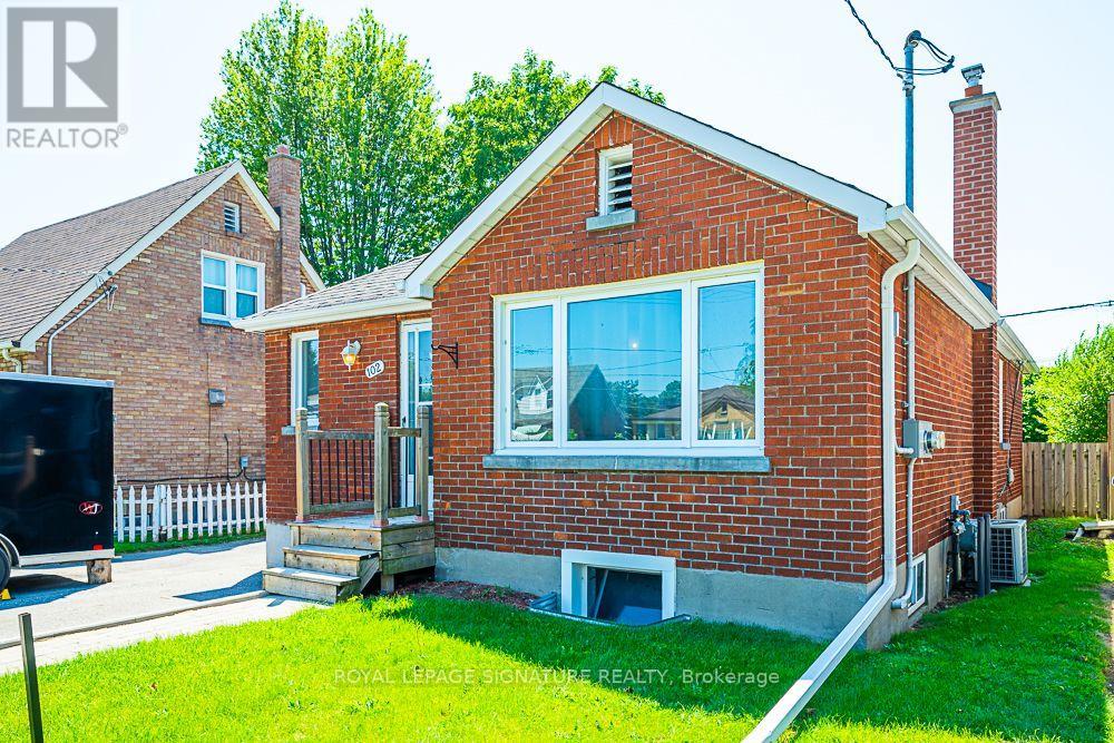 102 Central Park Boulevard N, Oshawa, Ontario L1G 5Y5 - Photo 2 - E13441688