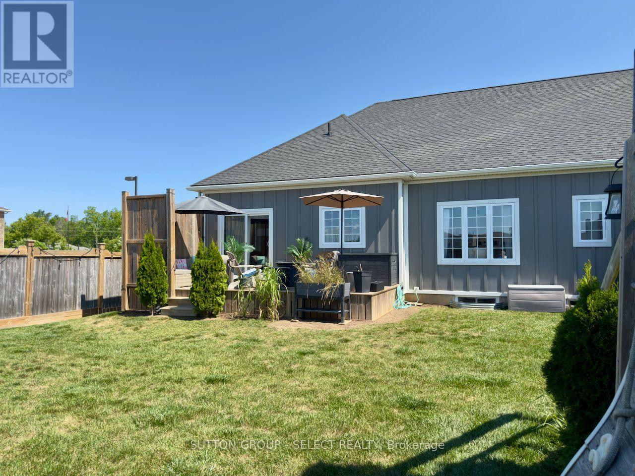 4 Brooklawn Drive, Lambton Shores, Ontario  N0M 1T0 - Photo 12 - X13642128