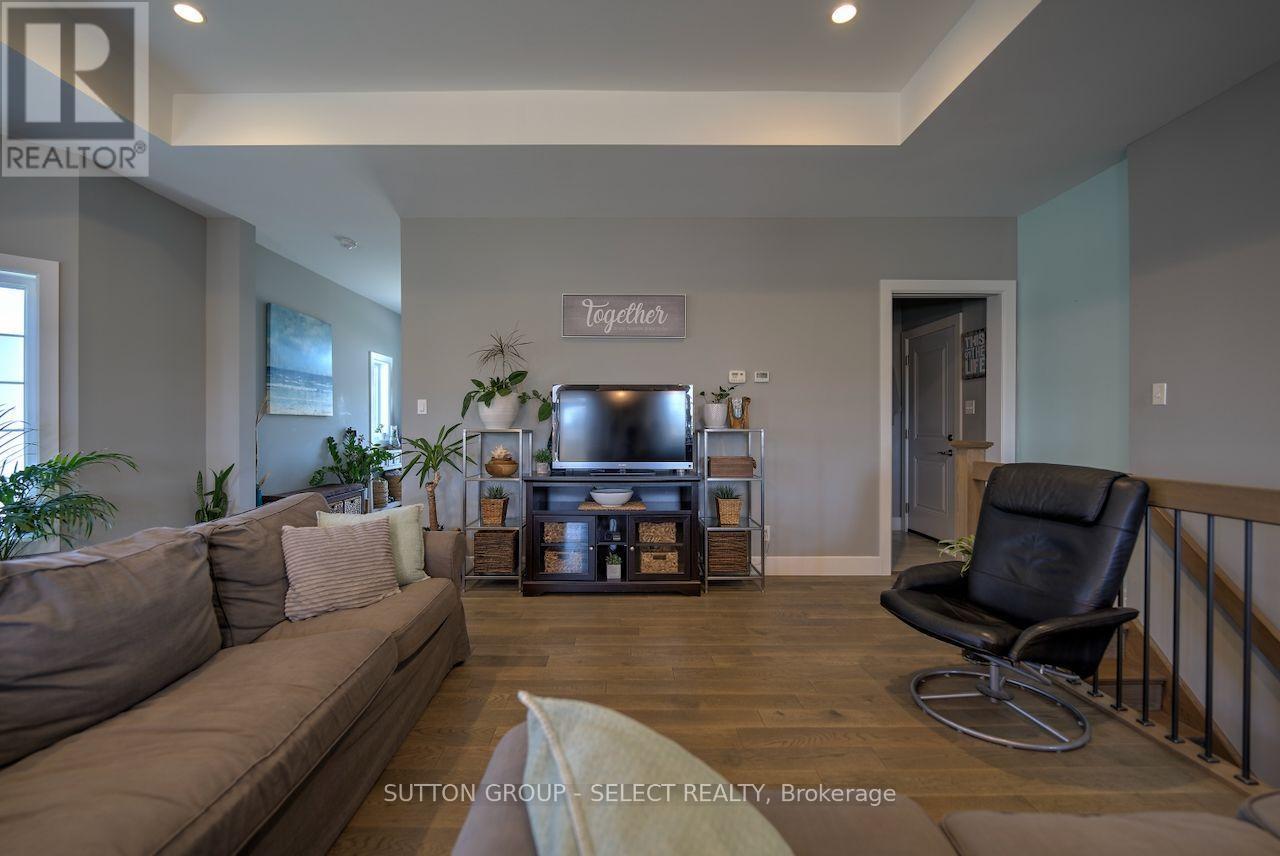 4 Brooklawn Drive, Lambton Shores, Ontario  N0M 1T0 - Photo 22 - X13642128