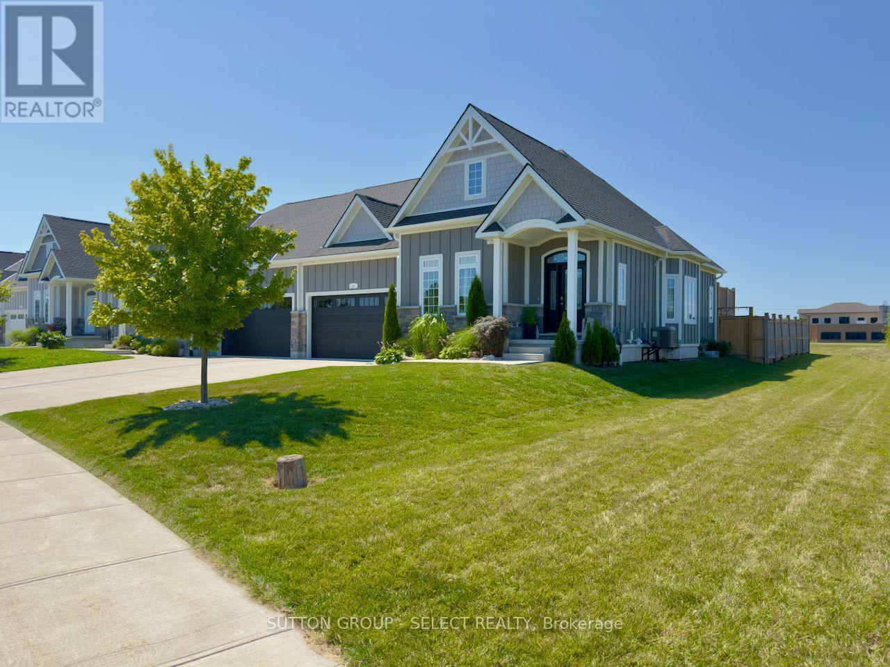 4 BROOKLAWN DRIVE, Lambton Shores, Ontario