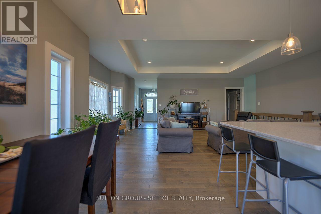4 Brooklawn Drive, Lambton Shores, Ontario  N0M 1T0 - Photo 25 - X13642128