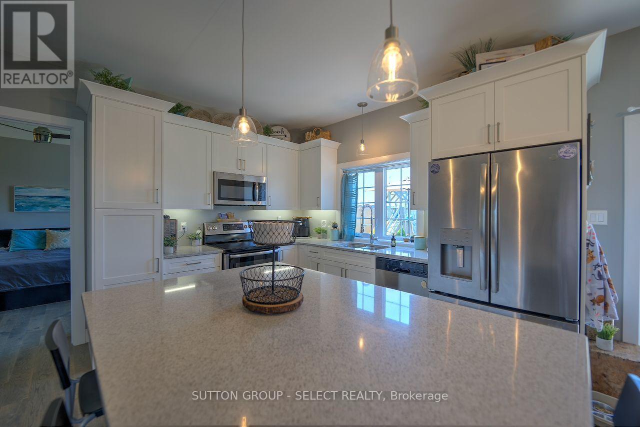 4 Brooklawn Drive, Lambton Shores, Ontario  N0M 1T0 - Photo 27 - X13642128