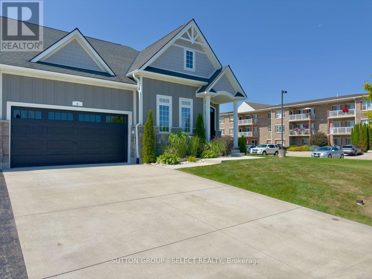 4 Brooklawn Drive, Lambton Shores, Ontario  N0M 1T0 - Photo 3 - X13642128