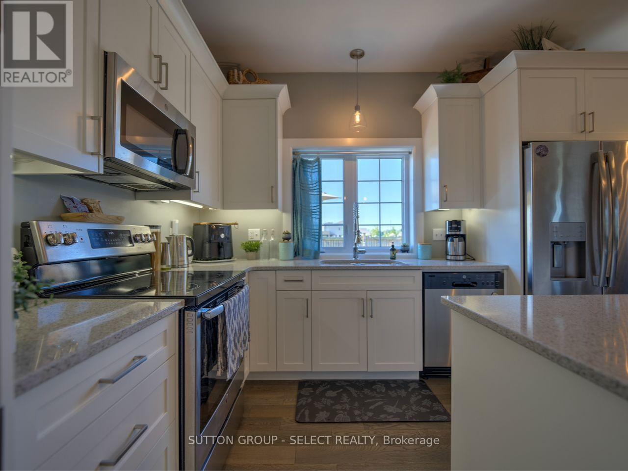 4 Brooklawn Drive, Lambton Shores, Ontario  N0M 1T0 - Photo 29 - X13642128