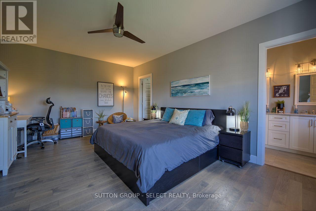 4 Brooklawn Drive, Lambton Shores, Ontario  N0M 1T0 - Photo 31 - X13642128