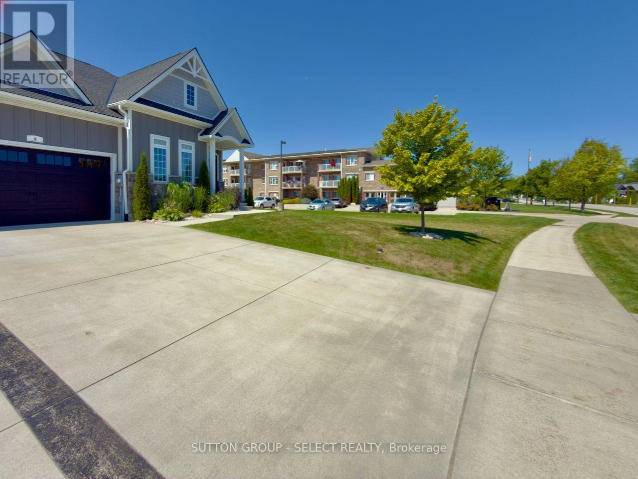 4 Brooklawn Drive, Lambton Shores, Ontario  N0M 1T0 - Photo 4 - X13642128