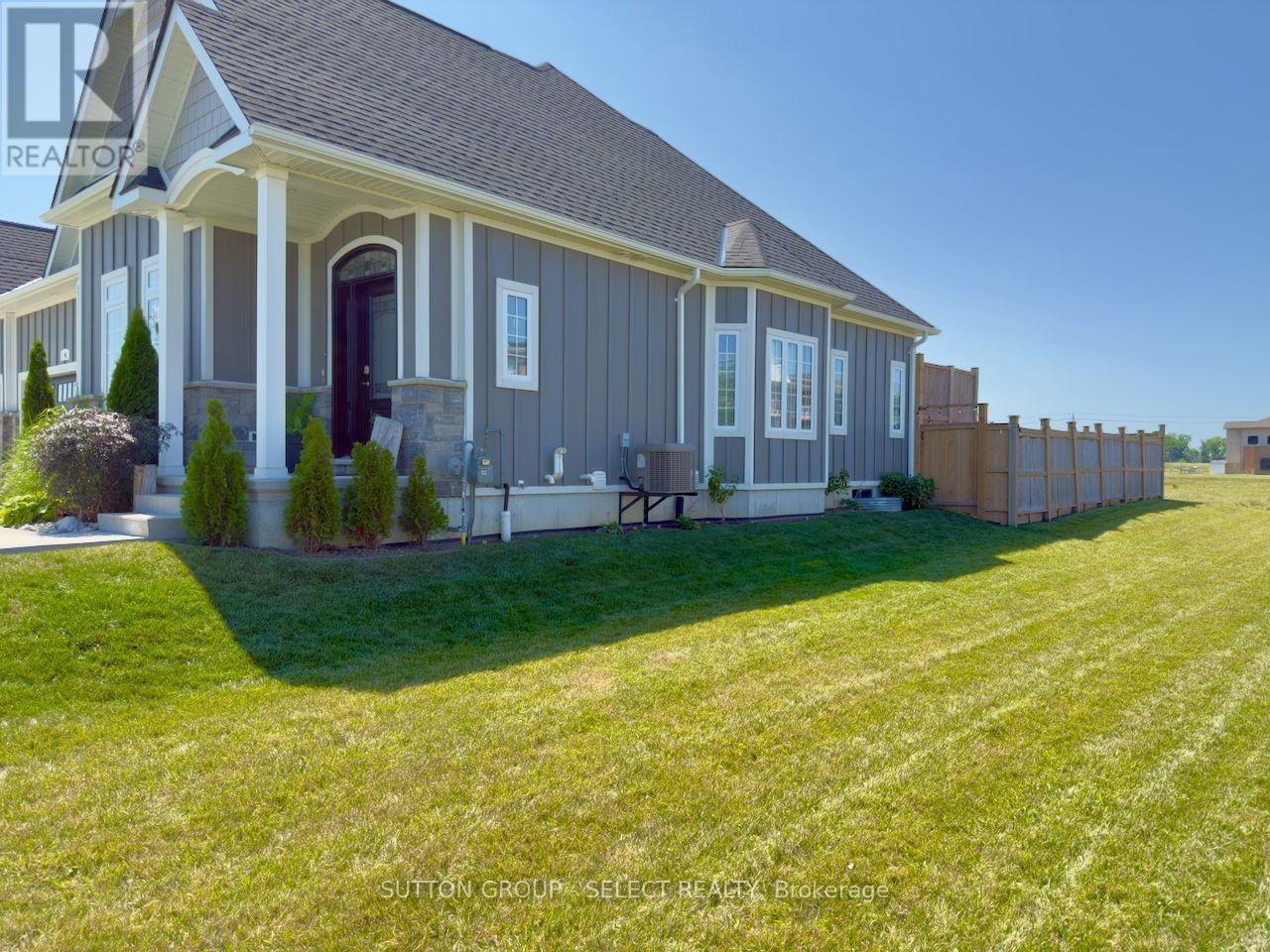 4 Brooklawn Drive, Lambton Shores, Ontario  N0M 1T0 - Photo 9 - X13642128