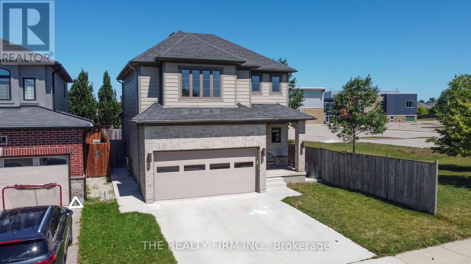 974 BLUEGRASS DRIVE, London North, Ontario