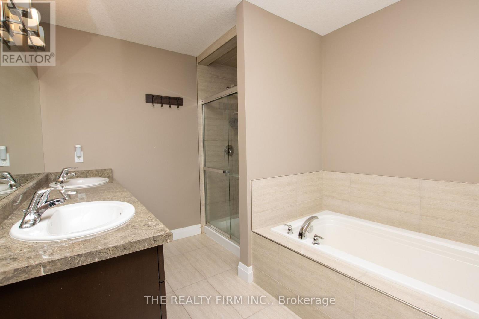 974 Bluegrass Drive, London North, Ontario  N6H 0C9 - Photo 27 - X13643280