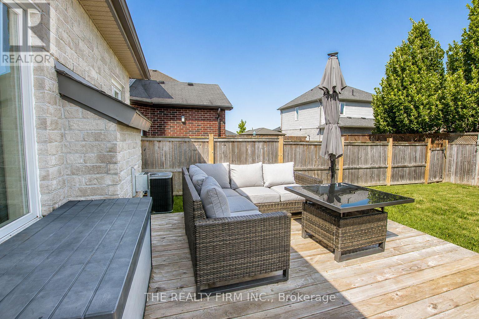 974 Bluegrass Drive, London North, Ontario  N6H 0C9 - Photo 40 - X13643280