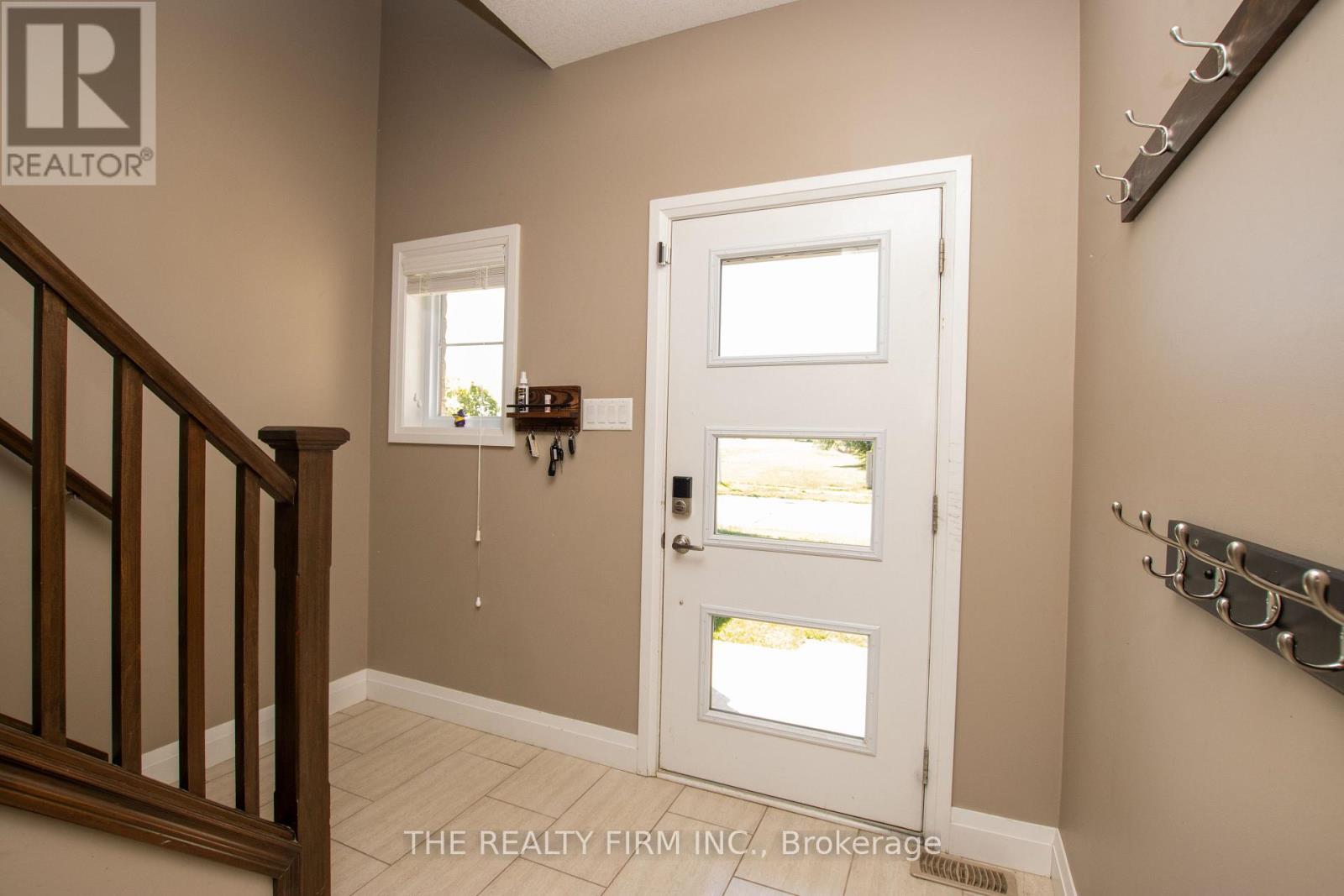 974 Bluegrass Drive, London North, Ontario  N6H 0C9 - Photo 5 - X13643280