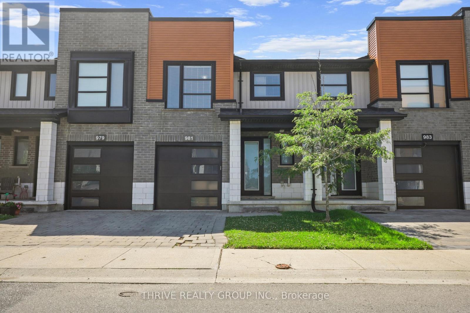981 WEST VILLAGE SQUARE, London North, Ontario