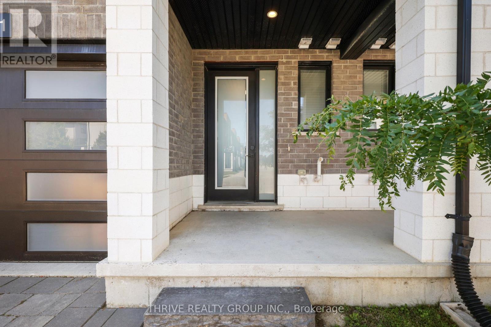 981 West Village Square, London North, Ontario  N6H 0J7 - Photo 3 - X13643326