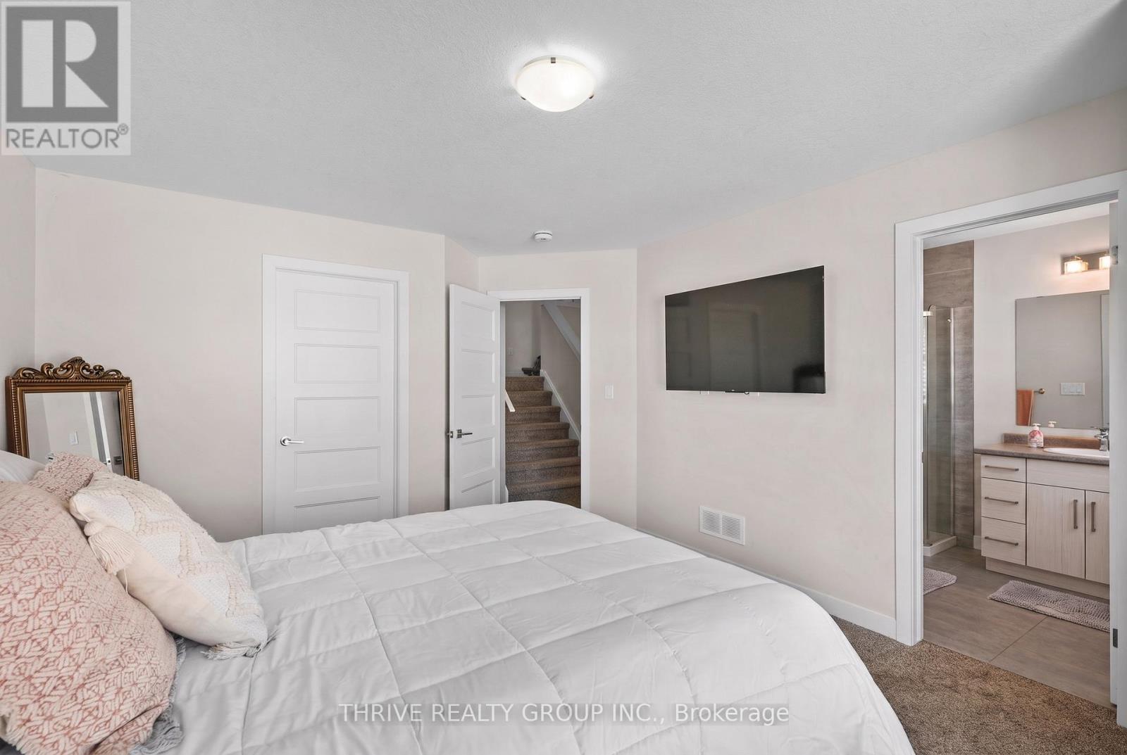 981 West Village Square, London North, Ontario  N6H 0J7 - Photo 30 - X13643326