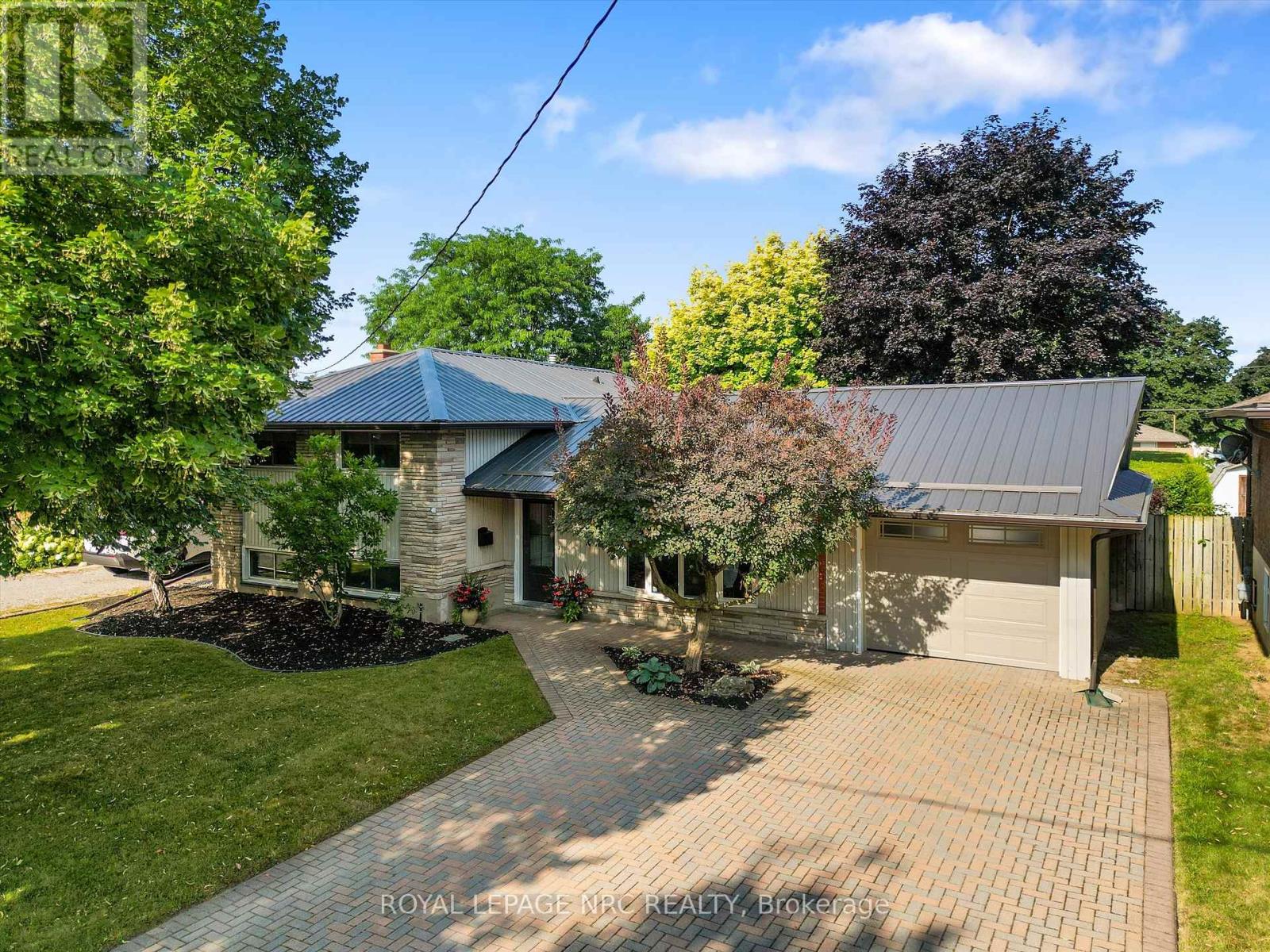 43 Howard Avenue, St. Catharines (Lakeport), Ontario L2N 3W8 - Photo 1 - X13643288