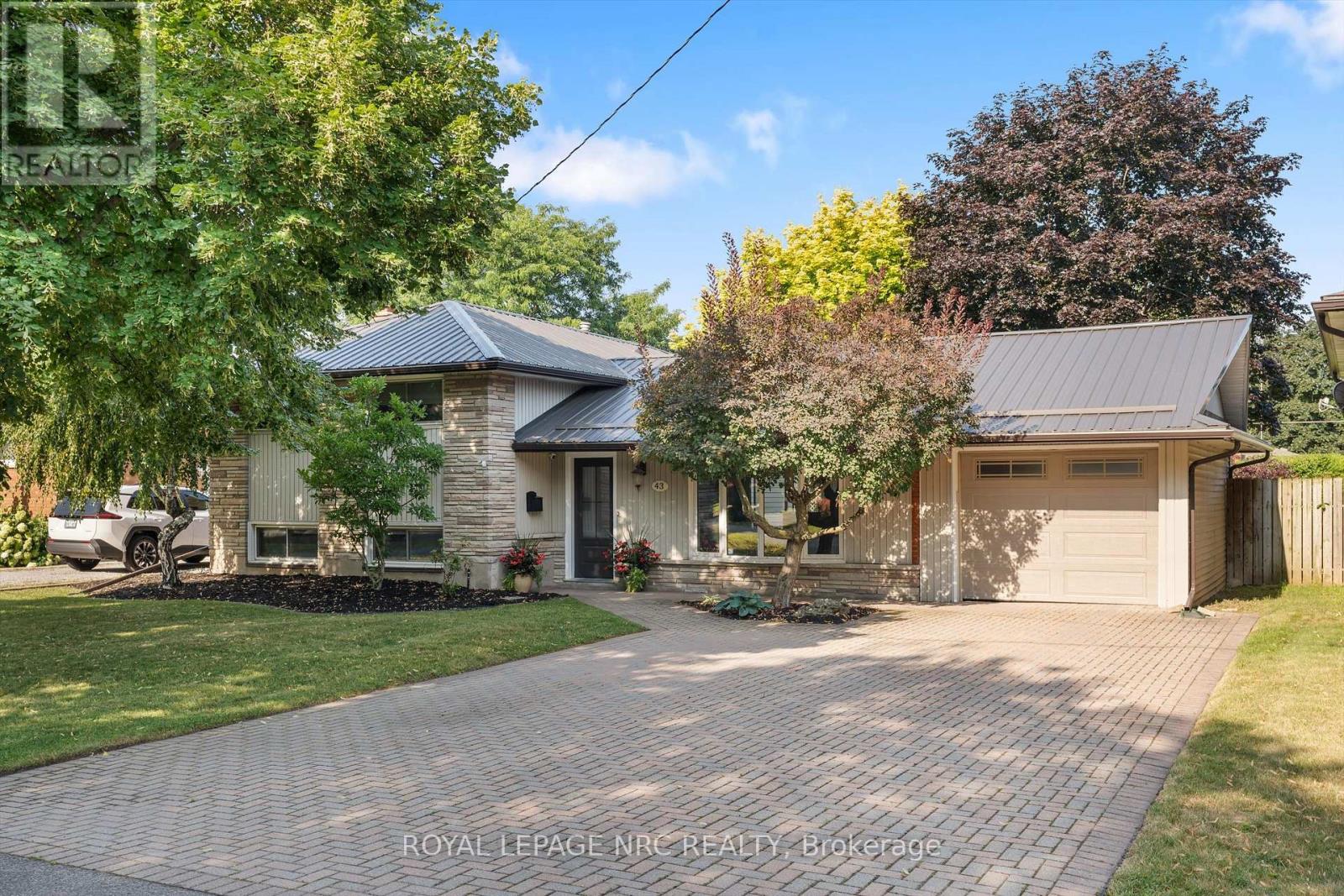 43 Howard Avenue, St. Catharines (Lakeport), Ontario L2N 3W8 - Photo 3 - X13643288