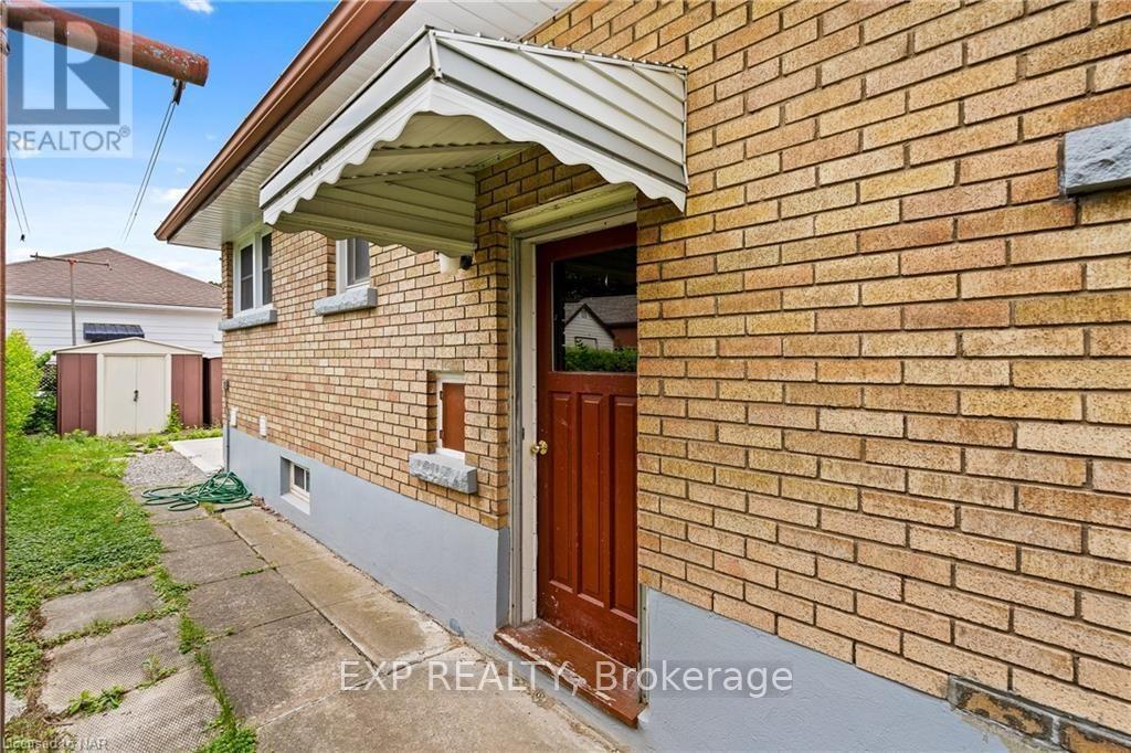 92 Margery Avenue, St. Catharines, Ontario  L2R 6K1 - Photo 4 - X13643316