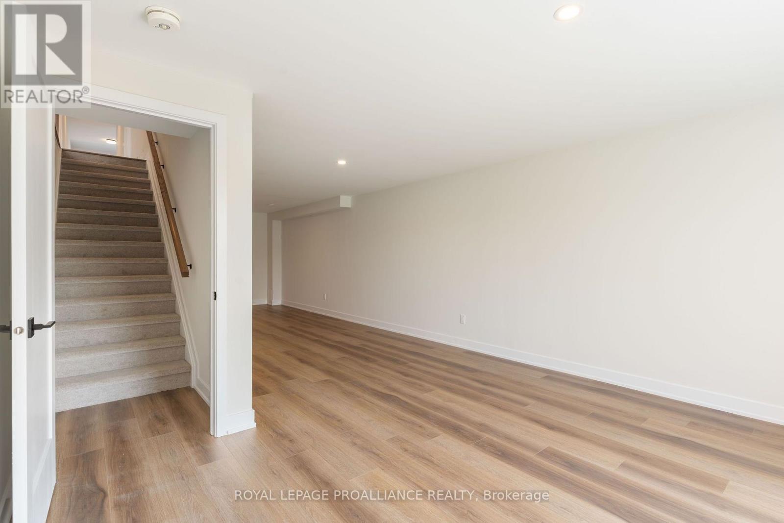 1076 Moore Street, Brockville, Ontario  K0E 0H2 - Photo 38 - X13643270
