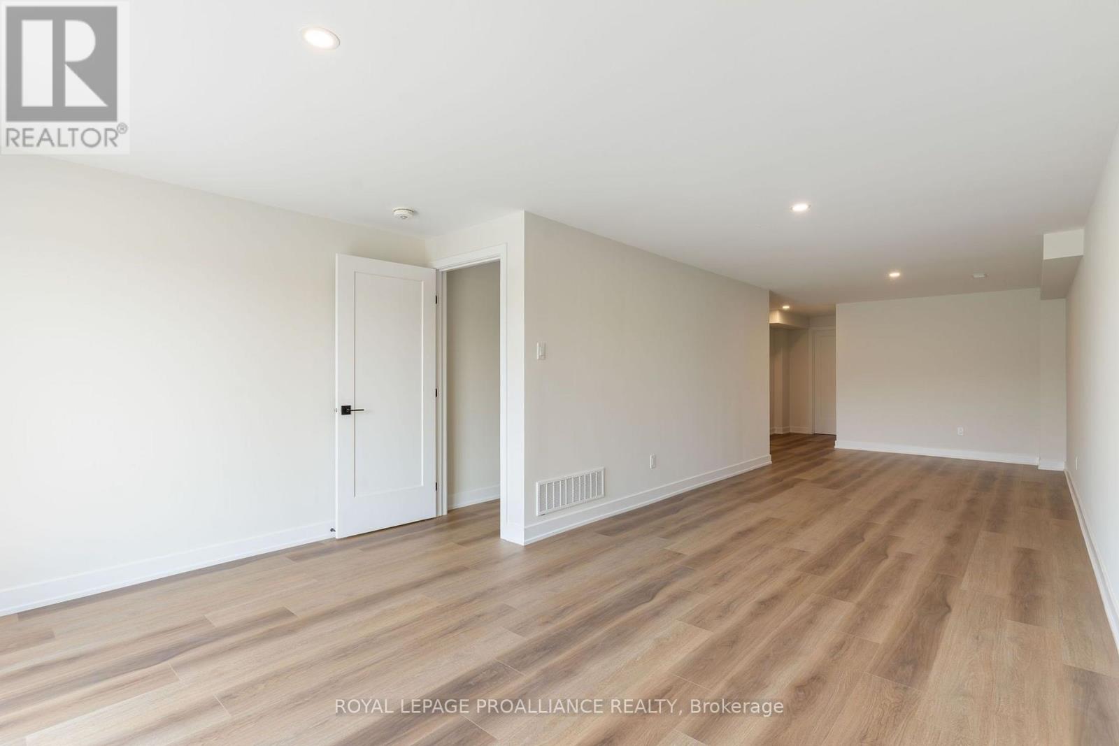 1076 Moore Street, Brockville, Ontario  K0E 0H2 - Photo 39 - X13643270
