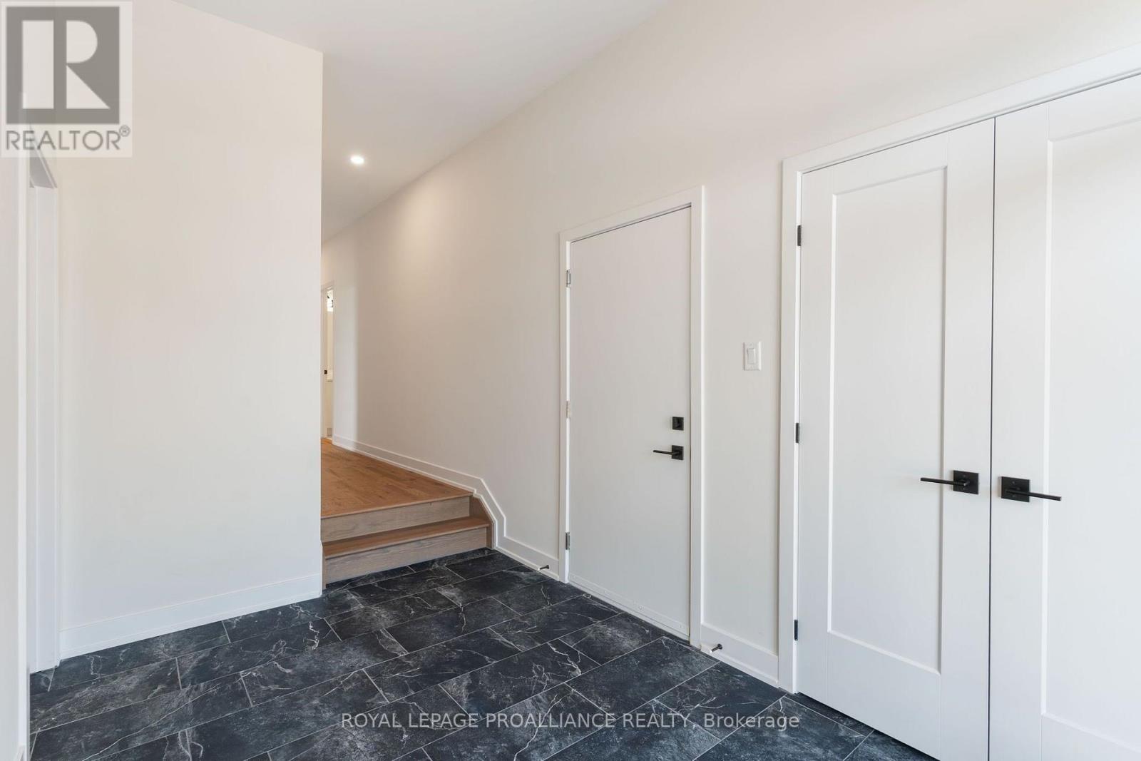 1076 Moore Street, Brockville, Ontario  K0E 0H2 - Photo 6 - X13643270