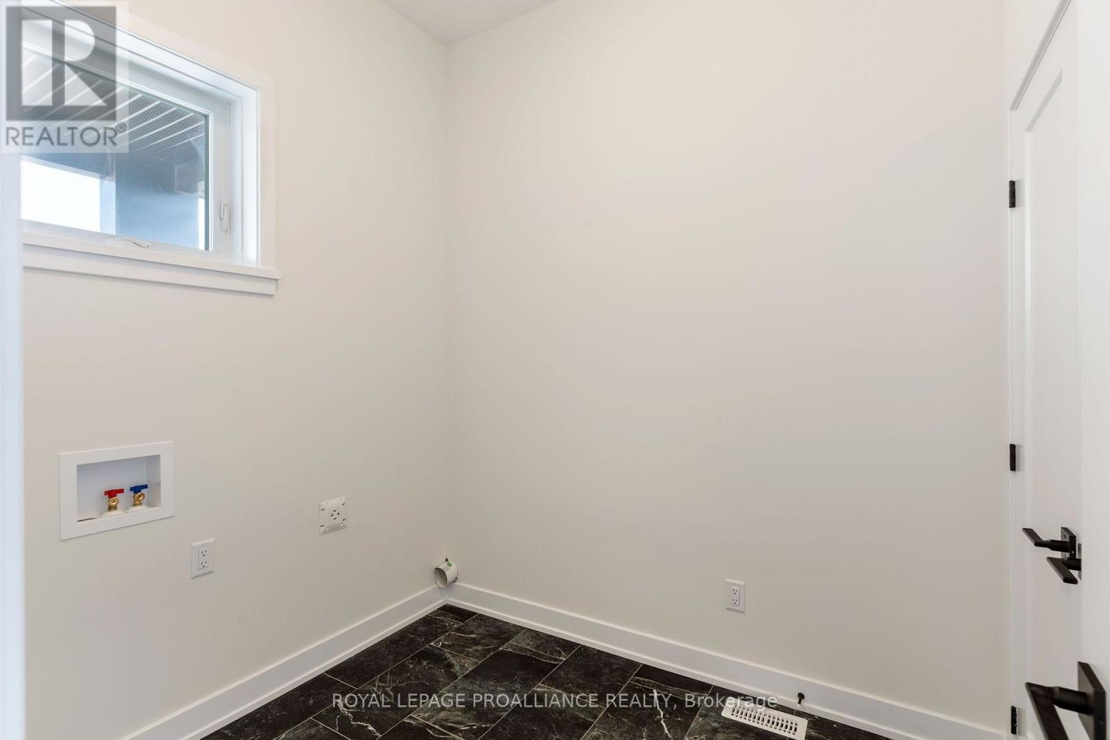 1076 Moore Street, Brockville, Ontario  K0E 0H2 - Photo 8 - X13643270