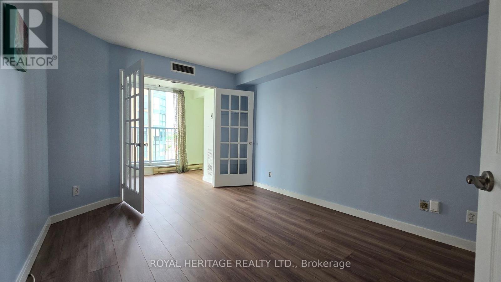 1203 - 150 Dunlop Street E, Barrie, Ontario  L4M 6H1 - Photo 17 - S13643292