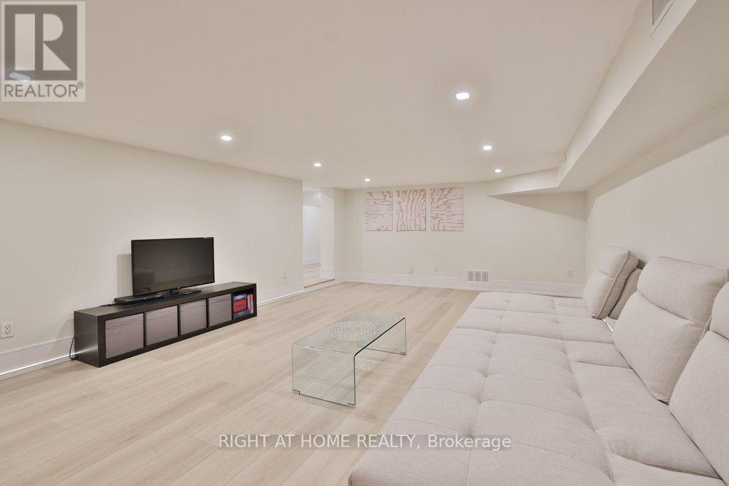 471 Country Club Crescent, Mississauga, Ontario  L5J 2P9 - Photo 40 - W13643244