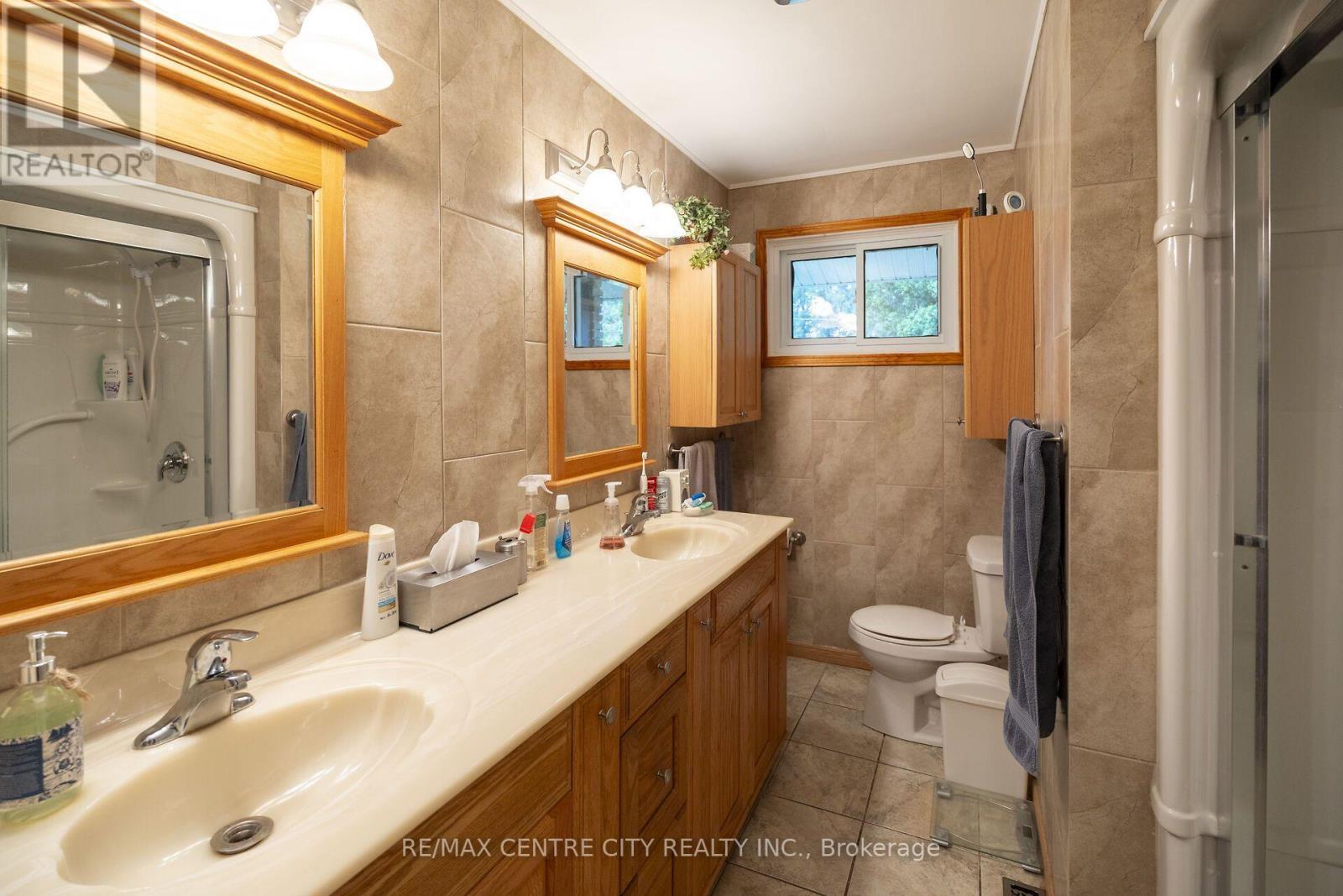 23891 Sutherland Road, Strathroy-Caradoc, Ontario  N0L 1W0 - Photo 16 - X13643392