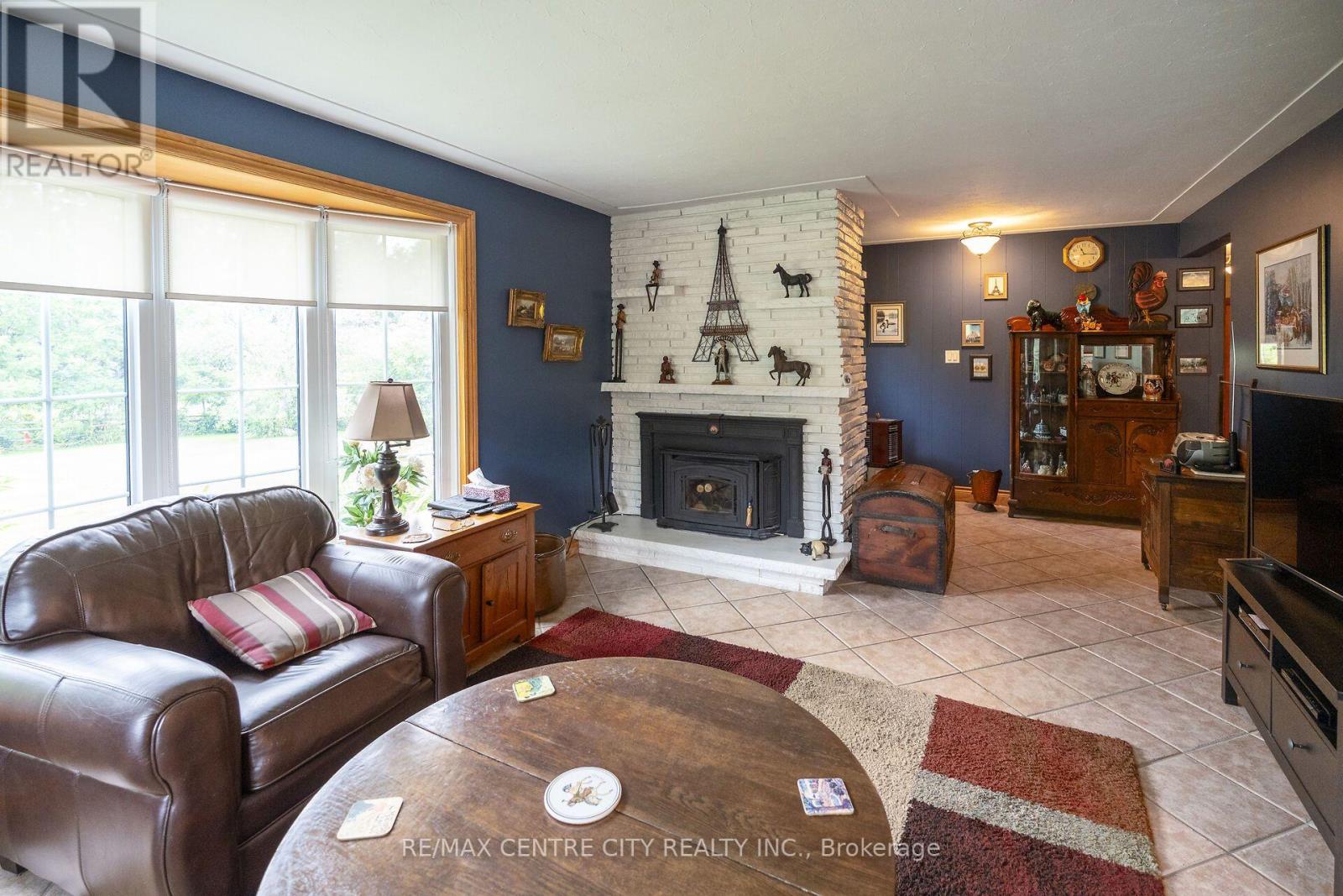 23891 Sutherland Road, Strathroy-Caradoc, Ontario  N0L 1W0 - Photo 7 - X13643392