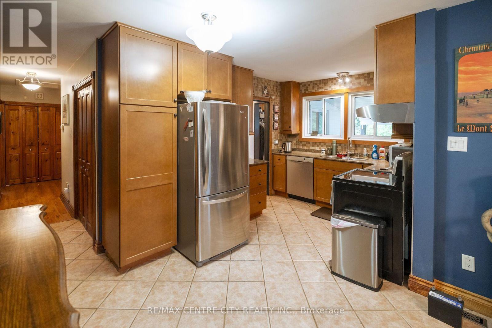 23891 Sutherland Road, Strathroy-Caradoc, Ontario  N0L 1W0 - Photo 9 - X13643392