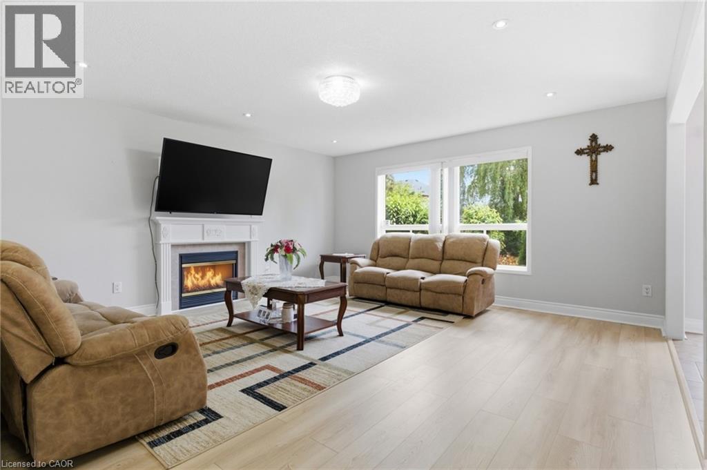 135 Blackburn Drive, Brantford, Ontario  N3T 6S8 - Photo 11 - 40846285