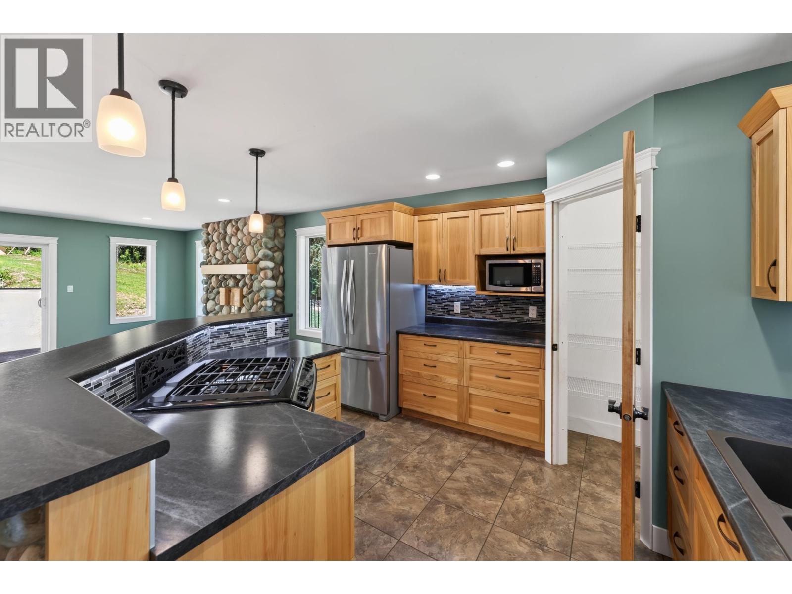 2077 Sommerville Road, Prince George, British Columbia  V2N 6T6 - Photo 10 - R3153276