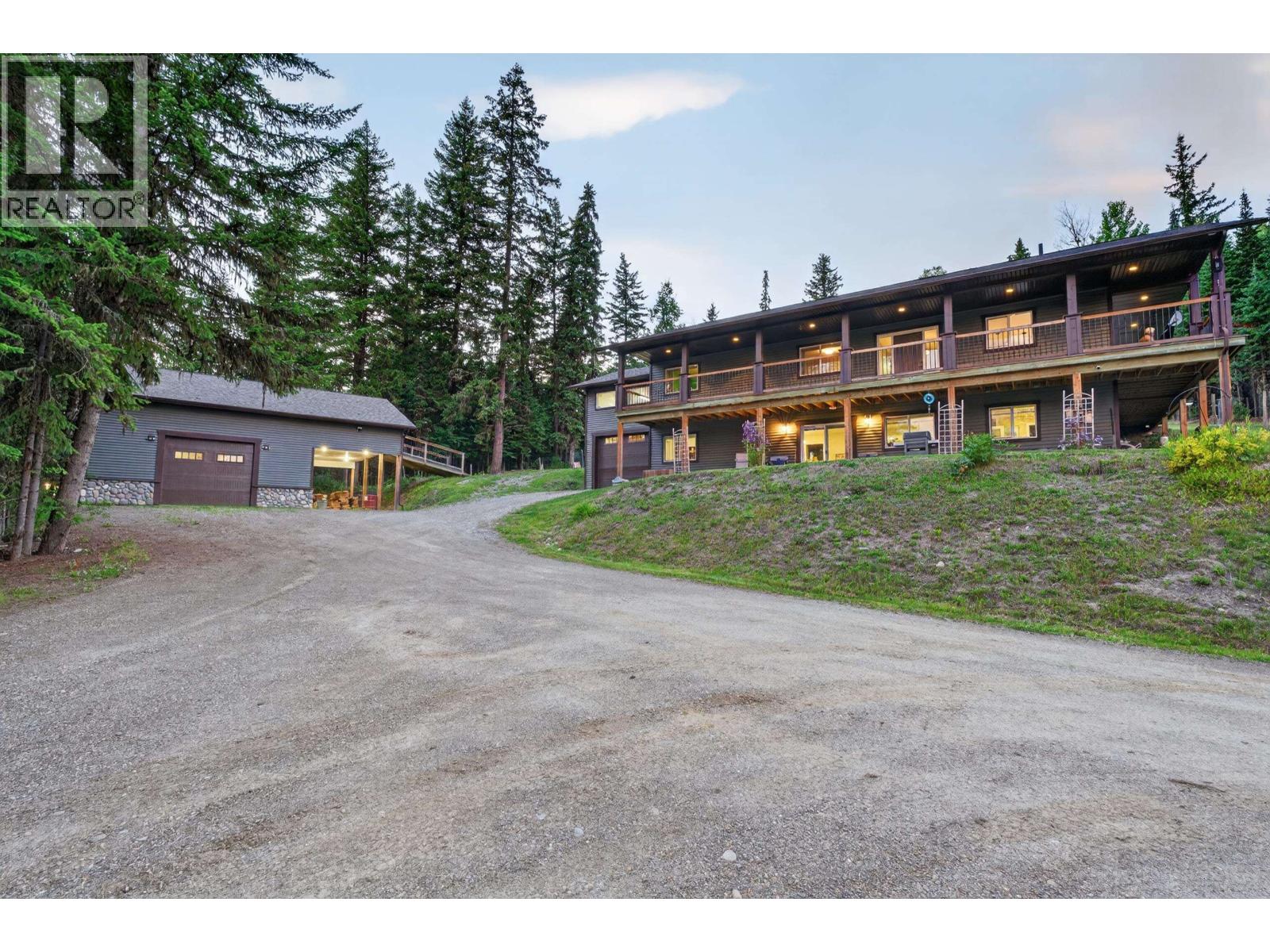 2077 Sommerville Road, Prince George, British Columbia  V2N 6T6 - Photo 2 - R3153276