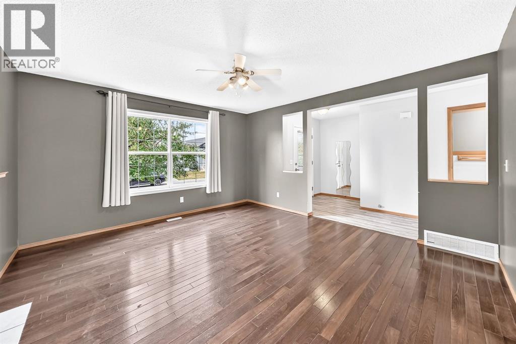 15 Coventry Link NE, Calgary, Alberta  T3K 5H6 - Photo 5 - A2334681