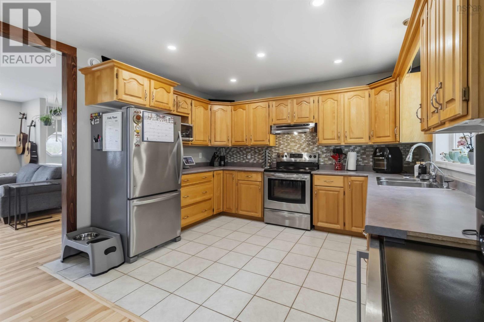 53 Megan Crescent, Middle Sackville, Nova Scotia  B4E 3B8 - Photo 12 - 202617000