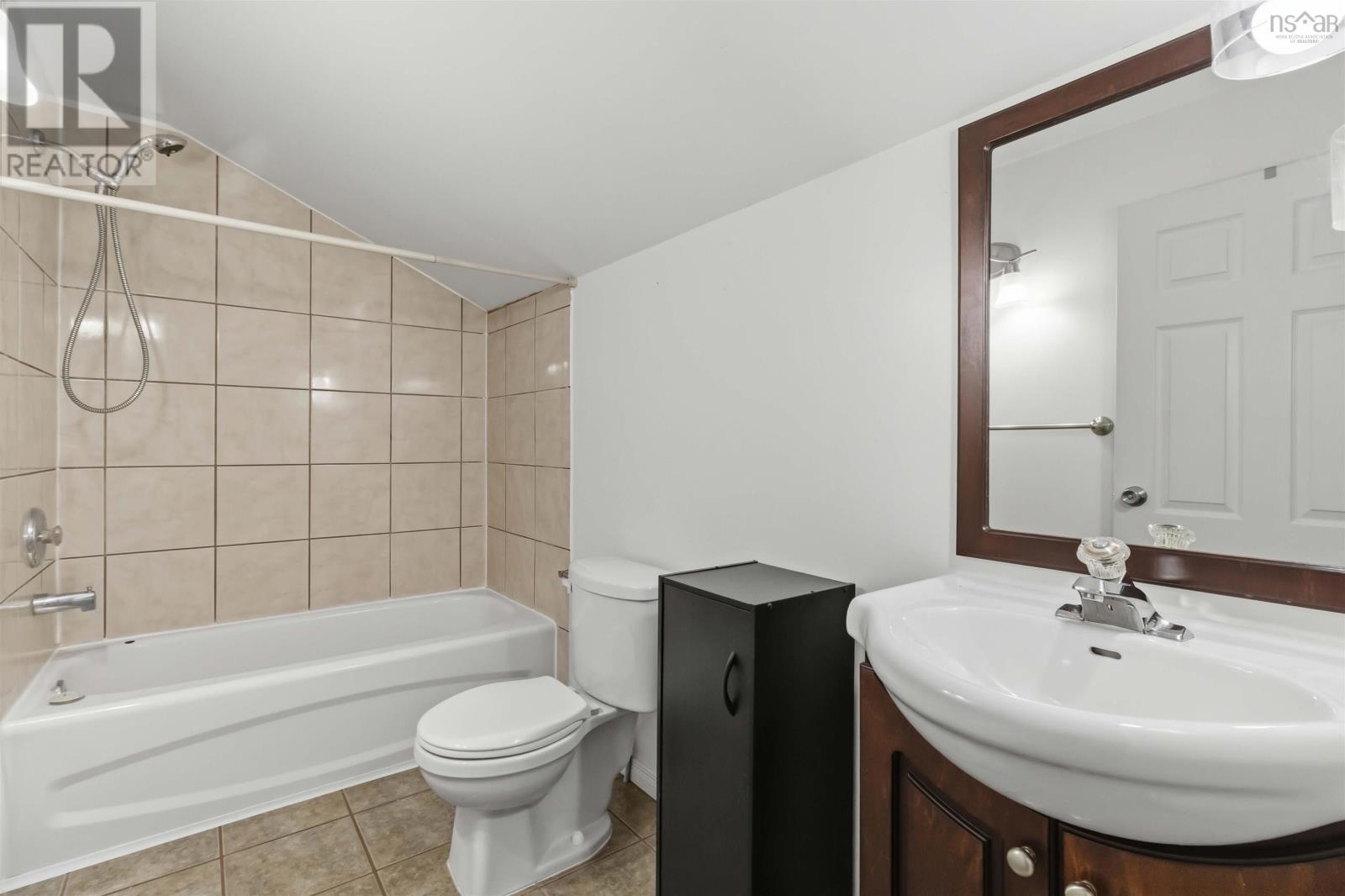 53 Megan Crescent, Middle Sackville, Nova Scotia  B4E 3B8 - Photo 32 - 202617000
